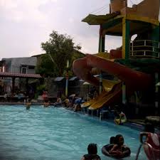 Kalau kamu ingin les berenang, pihak pengelola kabarnya menyediakan instrukturnya. Photos At Kolam Renang Fajar Panorama Pool