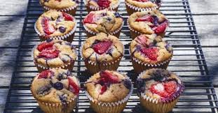 Delicieux Muffins Aux Petits Fruits Et Au Sirop D Erable Berry Muffin Recipe Gluten Free Muffins Desserts