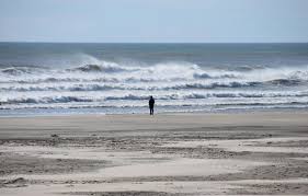 Il faut que les gens quittent les plages et. Bfwy5dqcdjh4hm
