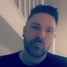 Kris Webster's Instagram, Twitter & Facebook