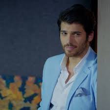 #dolunay #allkisses #nazfer #ozgegurel #canyaman. 128 Aprecieri 1 Comentarii Can Yaman Fandom Canyaman1989 Rus Pe Instagram Ferit Aslan Canyaman Dzhanyaman Ina Girl Hiding Face Canning Turkish Men