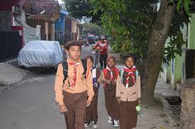 Sekolah adalah pengubah minda dan sekolah adalah penentu kepada budaya dan pembangunan sesebuah negara. Sinergi Tu Dan Guru Modal Utama Kesuksesan Sekolah
