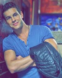 Y de repente te das cuenta de que todo a termina y lo sientes y justo intentas recordar en que momento comenso todo y descubres k todo. Mario Casas Image 2366177 On Favim Com