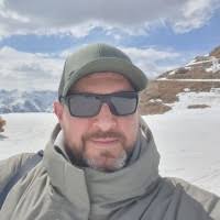 100+ perfiles de «Strauch»