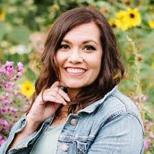 Catherine Lunt's Instagram, Twitter & Facebook