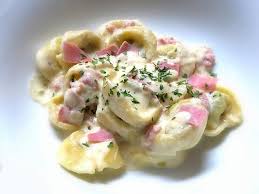 Tortellini Sauce Cremeuse Au Jambon Au Thermomix Recette Recette Italienne Recettes De Tortellini Repas Thermomix