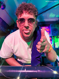 I love when the world get to see what I see in niggas. Nigga got almost  700k views collectively in less than 5 hours. Love to see ittttttttt! Keep  going my love