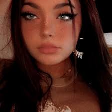 Stream layla stein music