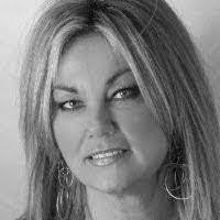 Tina Hinshaw's Instagram, Twitter & Facebook