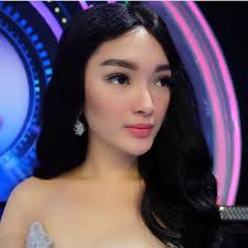 Enggak Nyangka! 8 Artis ini Blak-blakan Mengaku Melakukan Tanam Benang, Lho!