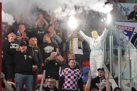 Górnik zabrze ist ein polnischer fußballverein aus der oberschlesischen stadt zabrze. Zobaczcie Jak Wygladala Oprawa Na Meczu Gornik Zabrze Piast Gliwice Dziennik Zachodni