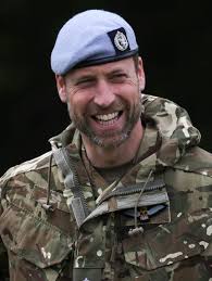 Handsome future King 👑😍💚. ពំ س