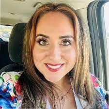 Alyssa Pugsley's Instagram, Twitter & Facebook