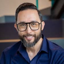 Tom Edwards (@BlackFin360)