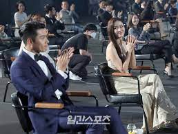 Lee ji eun, kim da mi, jeon mi do, kim hee ae ve daha fazlasının da olduğu listede zirvede yer alırken hyun bin; The Seoul Story On Twitter Son Ye Jin At The 56th Baeksang Arts Awards Today With Hyun Bin And Jung Hae In Baeksangartsawards2020 56thbaeksangartsawards Https T Co Q1ufa0wzc0