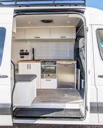 Check Out One Of Our Latest Builds This Rig Has It All An Oven For That Thanksgiving Turkey Roof Rack Ac Transporter Inneneinrichtung Reisemobil Wohnwagen