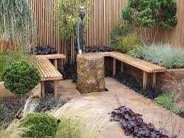 Small Garden Design Tolle Ideen Fur Den Garten Pallet Gestaltendiy Zen Sichtschutz Ecke Verschonern Paletten Gartengest Gartenterrasse 2019 Small Yard Landscaping Small Garden Design Large Backyard Landscaping