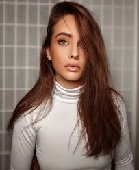 Monique Cartier's Instagram, Twitter & Facebook