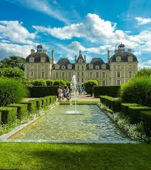 Chateau pas cher ⭐ neuf et occasion meilleurs prix du web promos de folie 5% remboursés minimum sur votre commande ! Pin By Mila Spring On Idees Week End Pas Cher French Castles Loire Valley Castles Castle