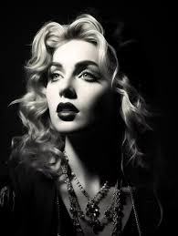 SI ELLA NO TE ELIGIÓ EN SU MEJOR MOMENTO No la salves en su decadencia. No  fuiste su primera opción cuando ella tenía infinitas opciones así que, no  seas su red de