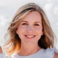 Lisa Swatland's Instagram, Twitter & Facebook