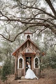 Sacred Heart Chapel Fairhope And Hidden Lake Barn Silverhill Anna Justin Farlow Photography Lake Lake Wedding Wedding Venues