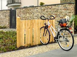 Dieser fahrradständer funktioniert auch auf engstem raum. Toom Kreativwerkstatt Fahrradstander Pedalo