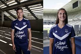 Football club girondins de bordeaux. Les Girondins De Bordeaux Devoilent Leurs Nouveaux Maillots