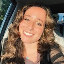 Anna Kulikowski's Instagram, Twitter & Facebook