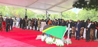 Lakini balozi john wiliam kijazi ni nani hasa? Rais Dkt Magufuli Aongoza Kutoa Heshima Za Mwisho Kwa Mwili Wa Aliyekuwa Katibu Mkuu Kiongozi Mhandisi Balozi John William Kijazi