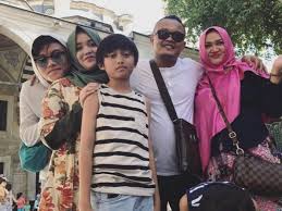 Skandal disini lebih ke video panas ya guys, bukan pengelapan ataupun apapun. Kenang Sang Mantan Istri Sule Buat Video Persembahan Indozone Id