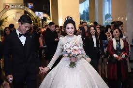 Nhưng phải tận mắt chứng kiến đám hỏi của duy mạnh và quỳnh anh mới thấy họ sinh ra như để dành cho nhau. Loáº¡t Khoáº£nh Kháº¯c Ä'áº¹p Trong Ä'am CÆ°á»›i Quá»³nh Anh Duy Máº¡nh Tin Tá»©c Online