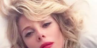 Alessia marcuzzi si è sposata nel 2014 con paolo calabresi marconi , imprenditore e produttore nel mondo della televisione, con. Alessia Marcuzzi Pagina 2 Di 3 Spettegolando