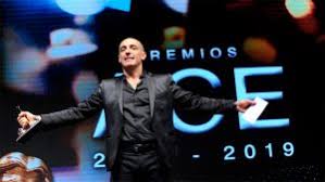 Mauricio Dayub, un artista que ve el mundo de otra manera y regala sus  tesoros más preciados – Diario El Ciudadano y la Región