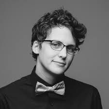 Alexis Stratton's Instagram, Twitter & Facebook