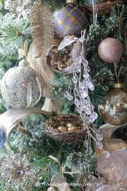 Mixed Metals Christmas Tree Decor Ideas Using Gold Silver And Copper In 2020 Silver Christmas Tree Decorations Silver Ornaments Christmas Tree Christmas Tree Colored Lights