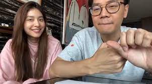 มิว นิษฐา เปิดใจข้ามประเทศครั้งแรก หลังไฮโซหนุ่ม เซนต์ ธราภุช ทำเซอร์ไพรส์ขอแต่งงาน พร้อมทั้งพูดถึงเรื่องแหวนเพชรเม็ดโต. Cd8jrzrhbbjhtm