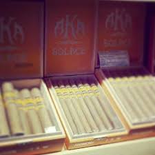 Experience Harmony The Aka Solace Lancero Cigar Only 50 Boxes In Initial Run Available In Baton Rouge Covington Soon On Www Cigarearth Com Puros