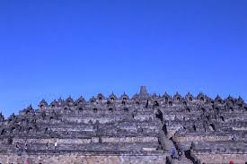 Mulai sejak awal kerajaan ini banyak tercatat sejarah dan peninggalannya di bumi jawa timur. Candi Borobudur Yang Merupakan Salah Satu Keajaiban Dunia Terletak Di Jawa Tengah Candi Dengan Corak Agama Budha Merupakan Salah Satu Peninggalan Sejarah Pada Masa Dinasti Syailendra Photo De Magelang Central Java