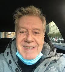 Claudio Lippi, ospite a “Oggi è un altro giorno”: «Io come papà, truffato  da amici»