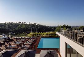 Featuring beautifully appointed suites, an indulgent spa, various dining options and a wealth of activities available both in the resort. Hotel Monchique Resort Spa Monchique Algarve Hotelopia