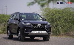 Notre agence de location de voitures mamicar garantit des véhicules de locations en tunisie, récentes, propres, biens entretenues et pas cher sur tout le. Review 2021 Toyota Fortuner Facelift Carandbike