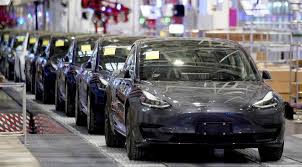 Tesla ceo elon musk is telling his employees they need to cut costs or they can kiss its lofty stock price goodbye. Elon Musk Tesla Targetkan Produksi 500 000 Mobil Listrik Tahun Ini Otomotif Tempo Co
