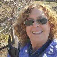 Leslie Lyles's Instagram, Twitter & Facebook