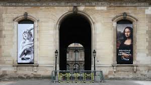 Louvre museum closed after valuable ...