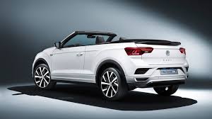 Inside the cabrio, you'll find classy chrome accents and an instrument panel that illuminates with indigo blue and red lighting. Vw T Roc Cabrio 2020 Der Frischluft Suv Im Test Adac