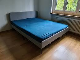 The headboard's embracing curves help you to unwind, and make lazy mornings spent in bed even cosier. Bettgestell Ikea Slattum 160x200 Kaufen Auf Ricardo