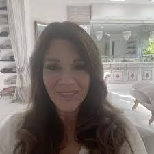 Angie Dewberry's Instagram, Twitter & Facebook