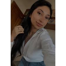 Becki Flores (@beckifloress) • Instagram photos and videos