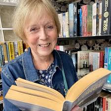 A Christmas Gift For the East End Library Girls [Book Review] #NetGalley  @BoldwoodBooks @rararesources #bookworm #bookx #blogger #bookblogger  #AChristmasGiftForTheEastEndLibraryGirls